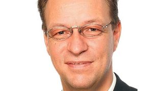 Hans-Jürgen Pelzers, Vertriebsleiter Europa Mechtronics EDM der Mitsubishi Electric Europe B.V.: „Mit Implementierung unserer neuen Steuerung M700-Advance wird die Handhabung der Maschinen nochmals vereinfacht.“ Bild: Mitsubishi Electric (Archiv: Vogel Business Media)