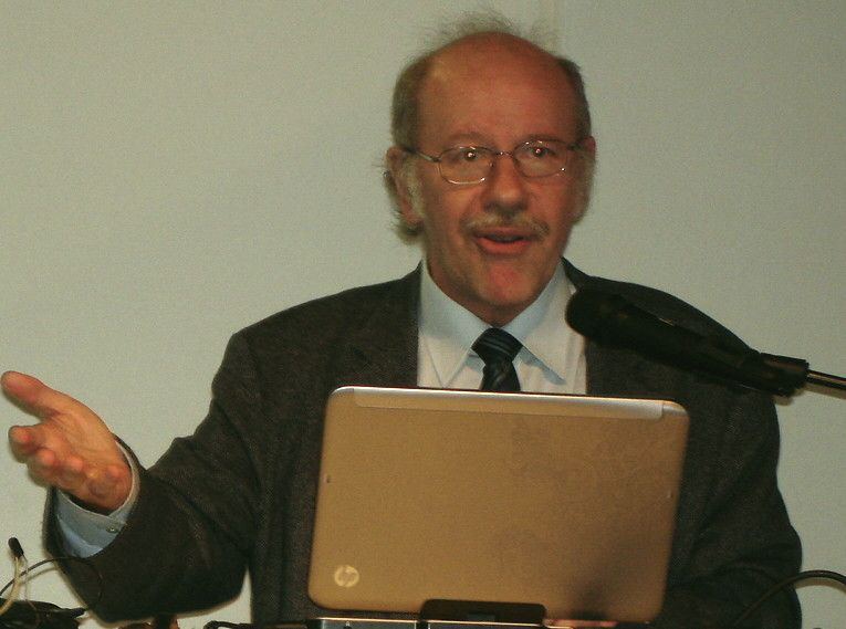 Le professeur Dessimoz lors de son exposé. (Image: MSM - Hug)