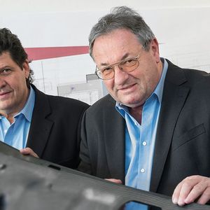 Robert Huber (li.) tritt seit diesem Jahr die Nachfolge von Peter Berger an, dem langjährigen Geschäftsführer der Fritzmeier Technologie GmbH.