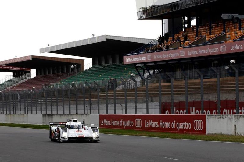 Audi R18 e-tron quattro Testfahrt in Le Mans am 25.3.2014: Im Sommer warten auf der legendären Rennstrecke Tausende von Zuschauern (Bild: Audi Communications Motorsport)