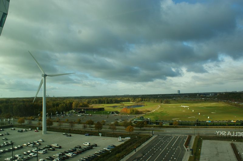Am Eröffnungstag, dem 18. Oktober 2011, sah der Himmel über ,Kopenhagen etwa so aus. Es stürmte und regnete.  (Archiv: Vogel Business Media)