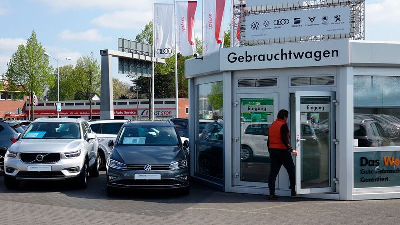 Die aktuelle Trend-Tacho-Studie hat 1.000 Autofahrer befragt, worauf es ihnen beim Kauf eines gebrauchten Fahrzeugs ankommt – und worauf nicht. Die aktuelle Trend-Tacho-Studie hat 1.000 Autofahrer befragt, worauf es ihnen beim Kauf eines gebrauchten Fahrzeugs ankommt – und worauf nicht.