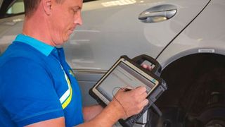 Beim Wechsel von Fahrwerkskomponenten sollten Werksätten einiges beachten. Was, das verrät das Unternehmen Bilstein. (Bilstein)