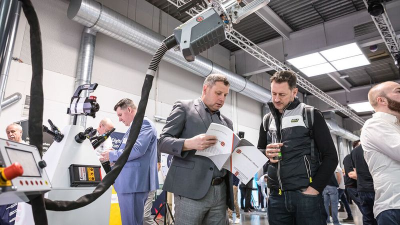 Ein reichhaltiges Angebot für die K&L-Werkstatt hatte Wieländer+Schill mit nach Würzburg gebracht. (Bild: Stefan Bausewein)