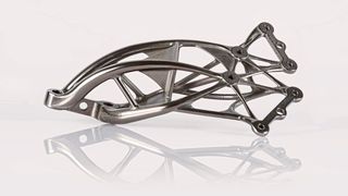 Die Halterung von Liebherr besteht aus dem NickelAlloy IN718, das für die EOS-Maschinen M 300-4 geeignet ist. (EOS)