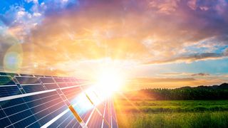 Ohne die übliche Sekundärverschmutzung beim Recyclen von EVA und PET soll ein neues, umweltfreundliches Verfahren auskommen, das chinesische Wissenschaftler entwickeln.  (©Yingyaipumi - stock.adobe.com)