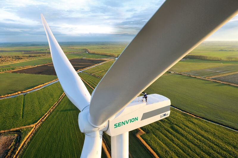 Weiterhin leichtes Wachstum in der Windenergie – Wartungsarbeiten an einer Windturbine in Husum (Bild: Senvion)