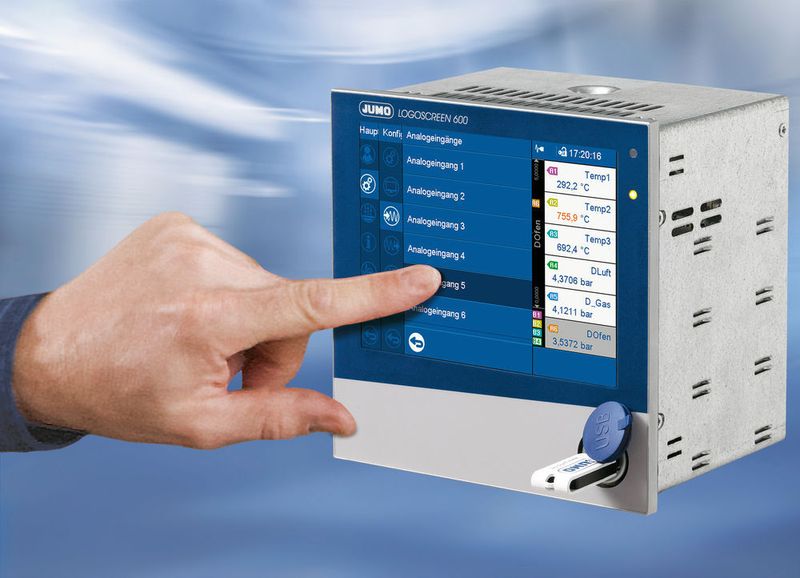 Der neue Bildschirmschreiber Jumo Logoscreen 600 verbindet bewährte Technik mit einem innovativen Bedienkonzept. (Bild: Jumo)