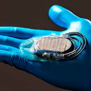 A cellulose membrane for protecting pacemakers. 