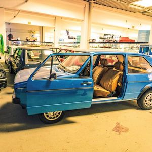 Die Golf-Sammlung des Österreichers Josef Juza bietet viele Raritäten, wie etwas dieses Vorserienexemplar mit Schiebentür.(Bild:  VW)