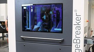 Kleines Einsteigermodell: Arku hat seine neue Entgratmaschine Edgebreaker 1000 vorgestellt. (Itasse)