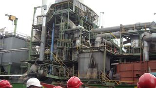 Zur Vorstellung der Entwicklungsstudie CFK-Recycling gehörte der Besuch der Müllpyrolyseanlage Burgau.  (Bild: Bifa)