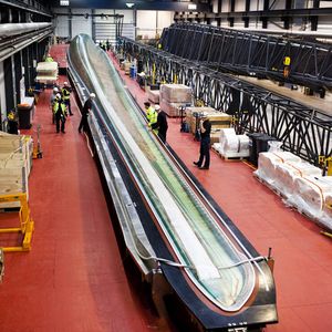 Als einziger Hersteller von Windturbinen stellt Siemens Rotorblätter nach dem patentierten IntegralBlade-Verfahren aus einem Guss und ohne Naht- und Klebestellen her. Dadurch zeichnen sich die Rotoren durch hohe Robustheit aus und tragen so zur Kosteneffizienz der Windturbinen maßgeblich bei.