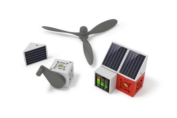 Ergänzungsmodule bieten etwa Solarzellen oder LED-Anzeigen (Tinkerbots)