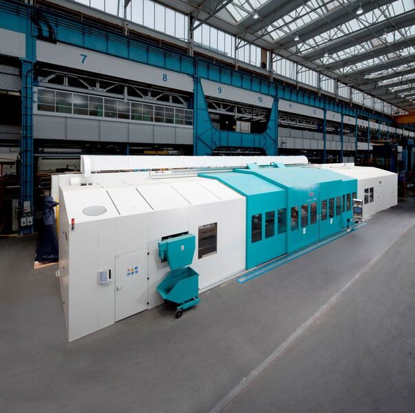 Die ultraturn MC bei der Siemens AG ist – wie alle Maschinen der Baureihe – vollständig gekapselt. (Siemens)
