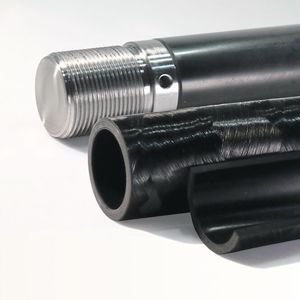 Hänchen stellt mit dem selbst entwickelten Material H-CFK-Leichtbau-Stangen und -Rohre her. 