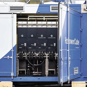 Bis zu 24 modulare H2Powerlyzer lassen sich in einem Containerkraftwerk von H2 Powercell kaskadieren.(Bild:  Beckhoff Automation)