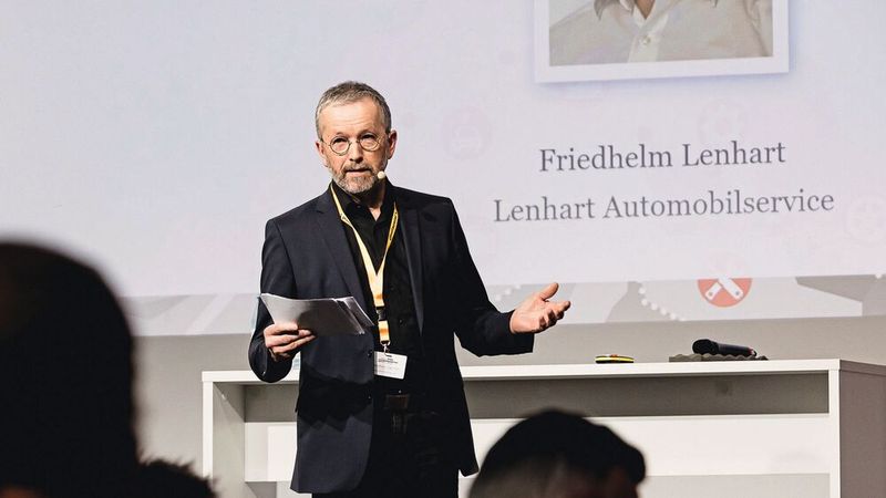 Ein Familienbetrieb mit großem sozialen Engagement: Friedhelm Lenhart, Geschäftsführer von Lenhart Automobilservice, schilderte, weshalb es in seinem Kfz-Betrieb auch Milch und Brot gibt, und wie Hilfe zur Selbsthilfe auf internationalem Niveau funktioniert. (Bild: Stefan Bausewein)