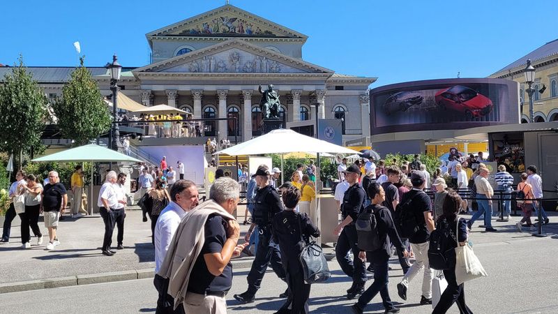 ... und BMW lassen sich nicht lumpen. (Bild: Wehner – VCG)