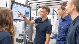 Unternehmen im Maschinenbau dürfen die Digitalisierung nicht verschlafen, wenn sie weiter als attraktiver Arbeitgeber für Auszubildende wahrgenommen werden wollen.  (Bild: Trumpf)