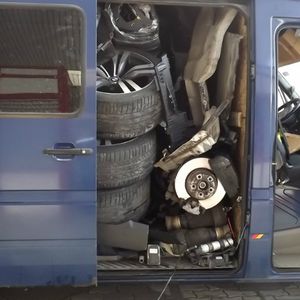 Bis zum letzten Platz gefüllt: Größer hätte der BMW X6 nicht sein dürfen.(Foto:  Police.hu)