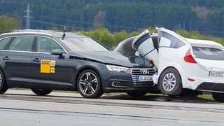 Der Abbiegeassistent von Audi hat noch enge Systemgrenzen. (Uwe Rattay/ADAC)