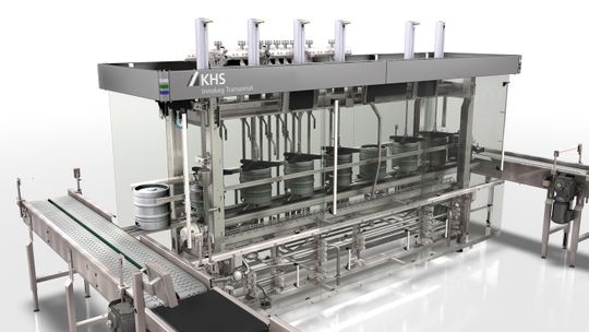 (Ein neues Sicherheitsfeature für die Keg-Füller ist die nach unten verlängerte Plexiglas-Schutzverkleidung (Bild: KHS Gruppe))