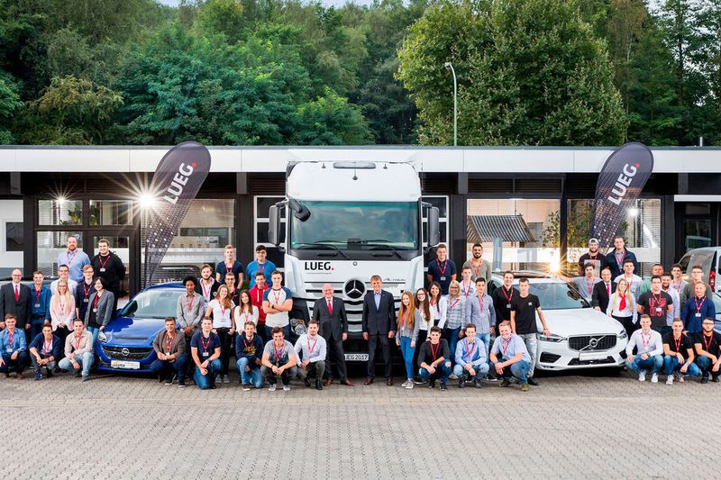 Insgesamt 57 junge Frauen und Männer haben in diesem Jahr eine Ausbildung bei der Lueg-Gruppe begonnen. (Udo Geisler)