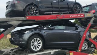 Die jüngsten Zahlen von Tesla haben die Erwartungen der Analysten deutlich übertroffen. (Bild: Seyerlein/»kfz-betrieb«)