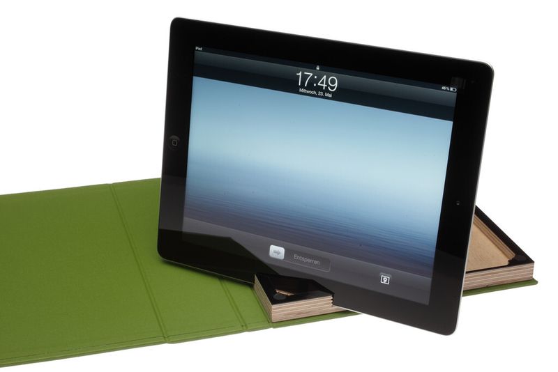 Das Schichtholz-Interieur des Germanmade-Covers hat nicht nur optische Reize sondern bietet auch praktikable Funktionen. (germanmade.)