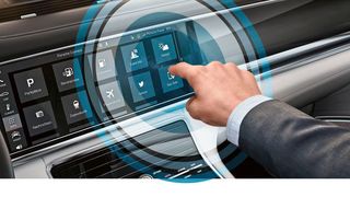 Die Connectivity gewinnt in der Autoindustrie immer rascher an Bedeutung. Porsche hat eine Lösung entwickelt, mit der sich durch automatisierte Verfahren wertvolle Entwicklungszeit einsparen lässt. (Porsche)