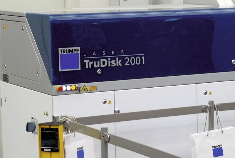 Als Strahlquelle nutzt die Trulaser 1030 fiber einen Trudisk 2001 Festkörperlaser. (Bild: Kuhn)