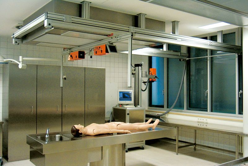 Abb.6: Streifenlichttopometrie-Messanlage in der Pathologie mit zwei
Messköpfen (Archiv: Vogel Business Media)