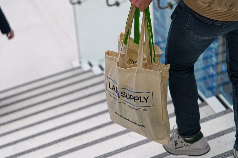 Das war's in Münster. Die nächste LAB-SUPPLY ist dann in Wien, am 14. Mai 2025. Kostenlos anmelden können Sie sich natürlich jetzt schon über den Link unten.    Mehr Infos zu den kommenden LAB-SUPPLY-Messen finden Sie auf www.lab-supply.info (Bild: Stefan Stark)