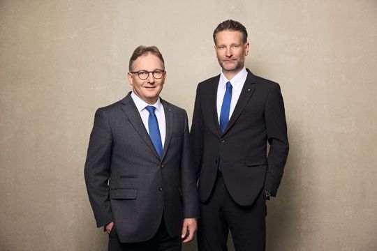 Richard Weber (li.), neuer Verwaltungsratspräsident und Pascal Forrer (re.), neuer CEO der Rego-Fix AG.(Bild:  Rego-Fix AG)
