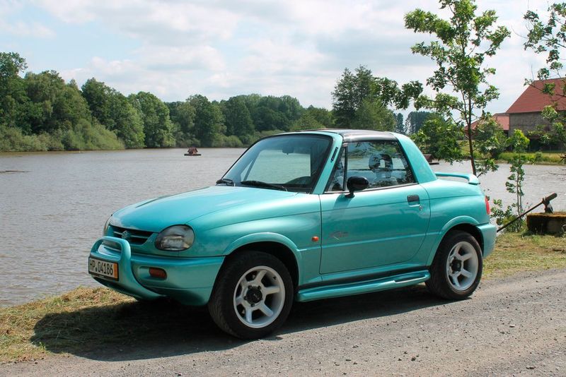 Ebenfalls 1995 feiert mit dem Suzuki Vitara X-90 das erste Lifestyle-Funcar im SUV-Segment Premiere. (autodrom)