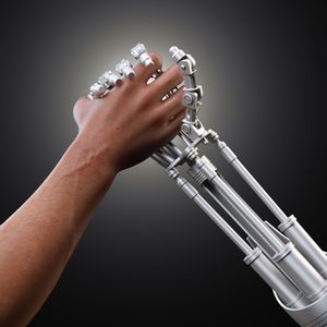 Kollaborierende Roboter sollen die Menschen in der Fertigng nicht ersetzen sondern mit ihnen zusammenarbeiten.