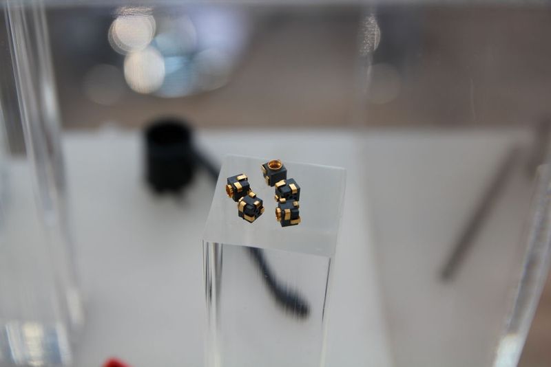 Und das war die zweite Hybrid Expo, die Begleitmesse der Composites Europe mit Fokus auf Bauteile, die aus verschiedenen Werkstoffen aufgebaut sind. Auch bei dieser Messe verzeichnet der Veranstalter deutliche Zuwächse, was ich als Besucher der ersten Hybrid Expo nur bestätigen kann. (Bild: Königsreuther)