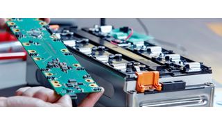 Der Akku ist nicht nur wirtschaftlich gesehen die Kernkomponente des Elektroautos. Auch für die künftigen Nutzer ist er wichtig, entscheidet er doch über die Reichweite ihres Fahrzeugs. (Daimler)