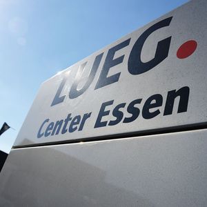 (Achter/ »kfz-betrieb«)