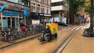 Schöne Fahrradwelt in Holland: Groningen verfügt über breite, separierte Radwege, auf denen auch für Lastenräder ein leichtes Durchkommen ist. (Bild: ADFC)