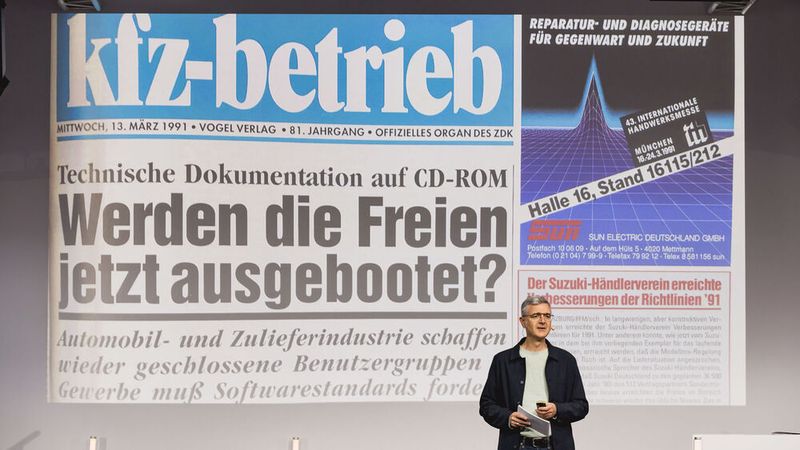 Um 8.45 Uhr eröffnete Jan Rosenow, Ressortleiter Service & Technik bei »kfz-betrieb«, die Jubiläumsausgabe mit einer kurzen Rückschau auf 35 Jahre Fachtagung. Das Fazit: Die Themen mit denen man sich seither beschäftigt hat, haben sich nur geringfügig verändert. Und der oft heraufbeschworene Untergang der freien Werkstätten lässt bis heute auf sich warten.  (Bild: Stefan Bausewein)