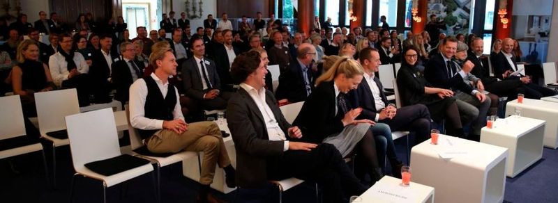 Am 6. Juli findet in Köln im Haus der Kommunikation der Reality Check 4.0 statt. Bis Mitte Mai können Tickets noch zum vergünstigten Frühbucherpreis von 445,- Euro erworben werden. (Bild:  Serviceplan (Claudia Ast/Ralf Jürgens))