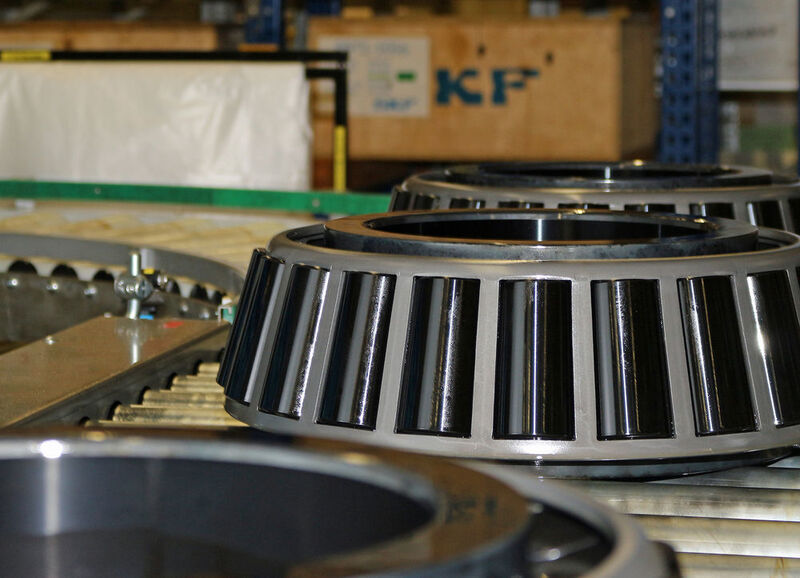 In der Zylinderrollenlagerfertigung von SKF sollen modernste Technologien bei Maschinen, Montage und Verpackung künftig die Flexibilität und die Lieferzeiten optimieren. (SKF)