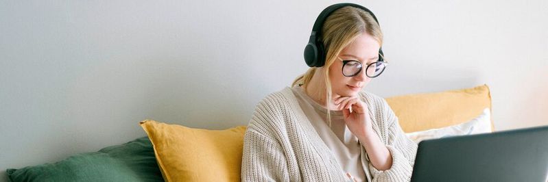 Warum Webinare für Unternehmen in der heutigen Zeit von Vorteil sind? Das erfahren Sie in diesem Beitrag. Warum Webinare für Unternehmen in der heutigen Zeit von Vorteil sind? Das erfahren Sie in diesem Beitrag.