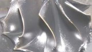 Die Reste zerstörter Turboladerschaufeln finden sich auch stets im Ladeluftkühler wieder. (Behr Hella Service)