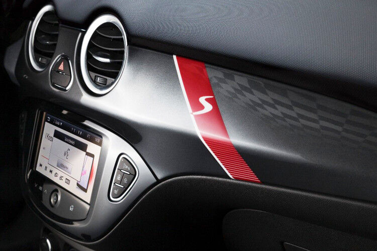 Zur serienmäßigen Ausstattung des Adam S zählen u.a. ABS, ESP, sieben Airbags, Start/Stop-Automatik, LED-Tagfahrlicht, Klimaautomatik, getönte Frontscheiben, Intelli-Link-Infotainment-System und ein hochauflösender 7-Zoll-Touchscreen-Monitor. (Foto: Opel)