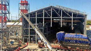 Einer von insgesamt acht MAN 18 V48/60 Motoren bei der Ankunft in Los Brasiles. (MAN Diesel & Turbo)