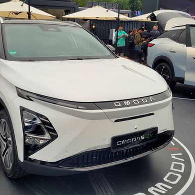 Der chinesischer Hersteller Chery ist mit Omoda und Jaecoo bereits in Deutschland präsent – den neuen Stahl sollen aber erst künftige Modellgenerationen bekommen. (Bild: Wehner – VCG)