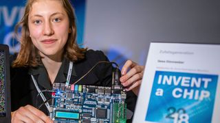 Gesa Dünnweber vom Städtischen St.-Anna-Gymnasium in München hat mit ihrem Projekt „Zufallsgeneration“ den ersten Platz belegt. (VDE)